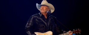 3 Iconic Country Tribute Performances That Brought the House Down
