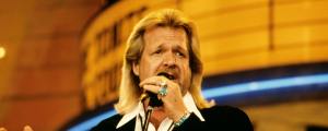 On This Day in 1996, an 80s Country Legend Suffered an Onstage Accident That Abruptly Ended His Touring Career