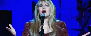 Stevie Nicks Proves How Devoted a Steward She Is to the Younger Generations of Entertainers in Heartwarming 2009 Interview