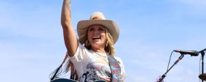 Miranda Lambert Overcomes Nerves, Crushes Ella Langley Cover at Daytona 500