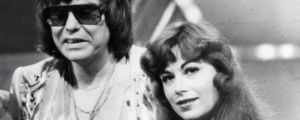 Born on This Day in 1951, the Country Singer Who Beat Dolly Parton to the Charts With a Dolly Parton Song