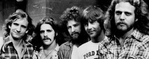 Behind the Lyrics: The Hidden Loneliness Inside “Hotel California” You Might Have Missed