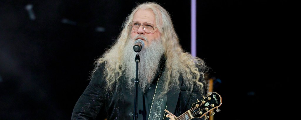 3 Country Songs That Feel Like Looking Through Your Grandparents’ Photo Albums