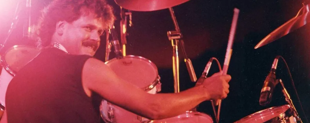 22 Years Ago Today, Nashville Said Goodbye to Its Go-To Drummer Who Kept Time on Hits by Bob Dylan, Jimmy Buffett, and Neil Young 22 Years Ago Today, Nashville Said Goodbye to Its Go-To Drummer Who Kept Time on Hits by Bob Dylan, Jimmy Buffett, and Neil Young