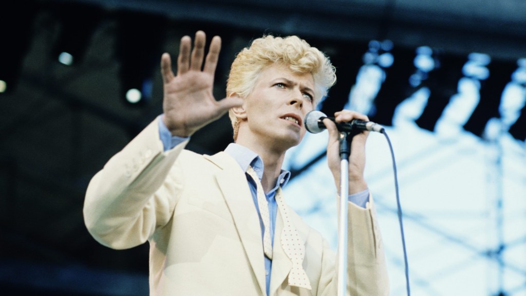 3 of the Best First No. 1 Hits of 70s Glam Rock