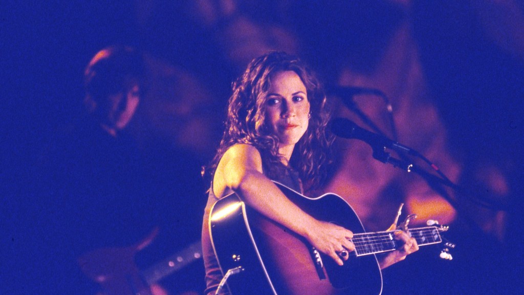 4 Hopeful Songs From the Early 2000s That Remind Us Life Is Worth Living