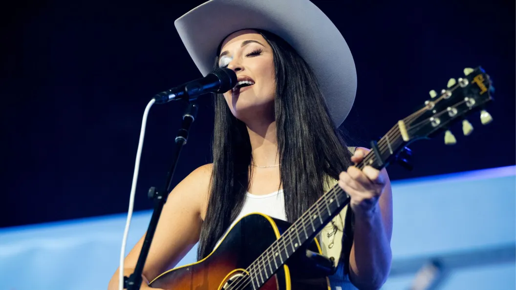 3 Country Lyrics That Understand Your Heartbreak Better Than You Do 3 Country Lyrics That Understand Your Heartbreak Better Than You Do