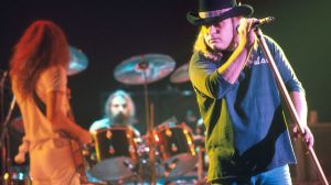 How Lynyrd Skynyrd Created Their Greatest Southern Rock Epic: “Record Company Said It’s Too Long”