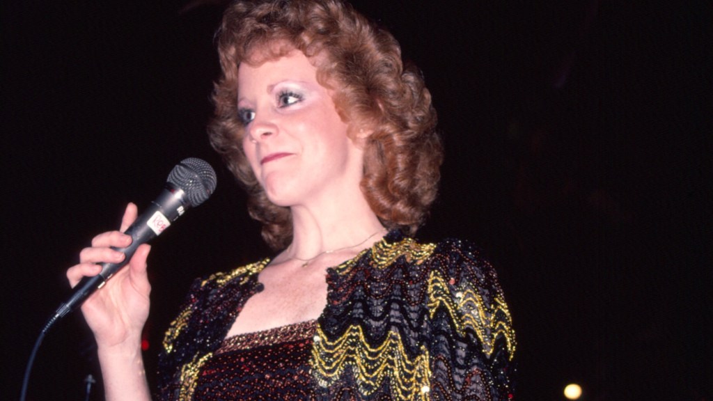 3 Reba McEntire Lyrics That Still Stop Us in Our Tracks