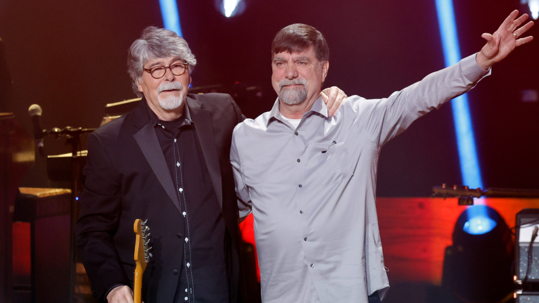 “A Tribute to the Music and Memories That Never Leave Us”: Alabama Duets With Late Country Legend 17 Years After His Death “A Tribute to the Music and Memories That Never Leave Us”: Alabama Duets With Late Country Legend 17 Years After His Death