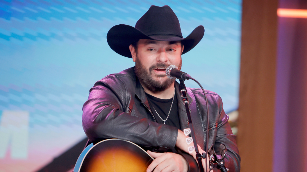 Chris Young Reveals How Kenny Chesney Helped Celebrate His First No. 1 Song Chris Young Reveals How Kenny Chesney Helped Celebrate His First No. 1 Song