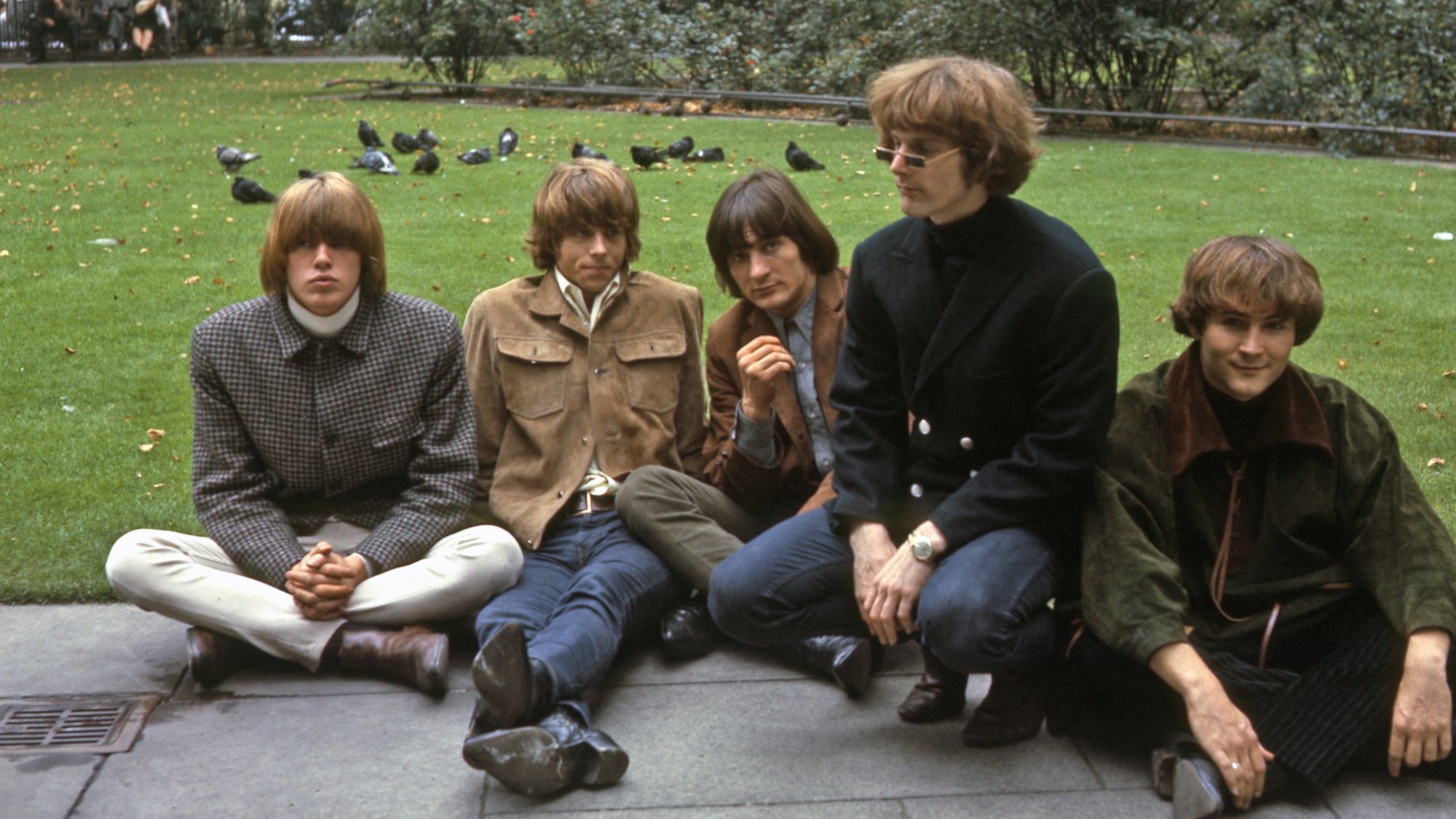 61 Years Ago Today, the Byrds Went to No. 1 With the Song That Convinced Bob Dylan To Go Electric