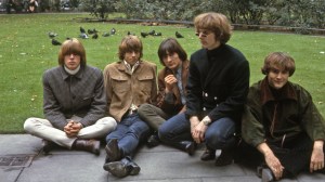 61 Years Ago Today, the Byrds Went to No. 1 With the Song That Convinced Bob Dylan To Go Electric
