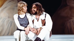 3 One-Hit Wonders From 1972 With Melodies That Still Echo Decades Later