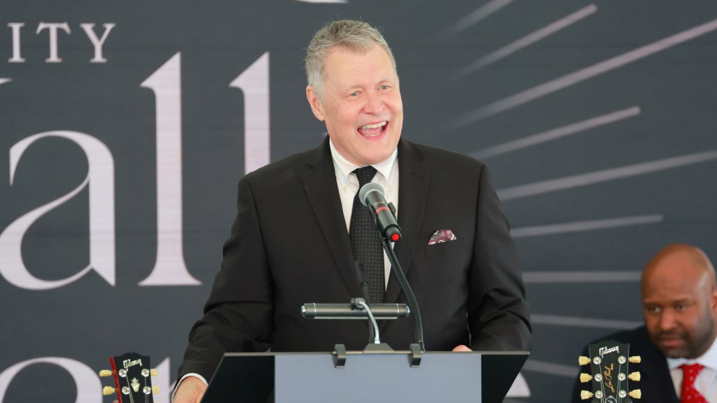Grand Ole Opry Hosts Public Funeral for Late Announcer Bill Cody