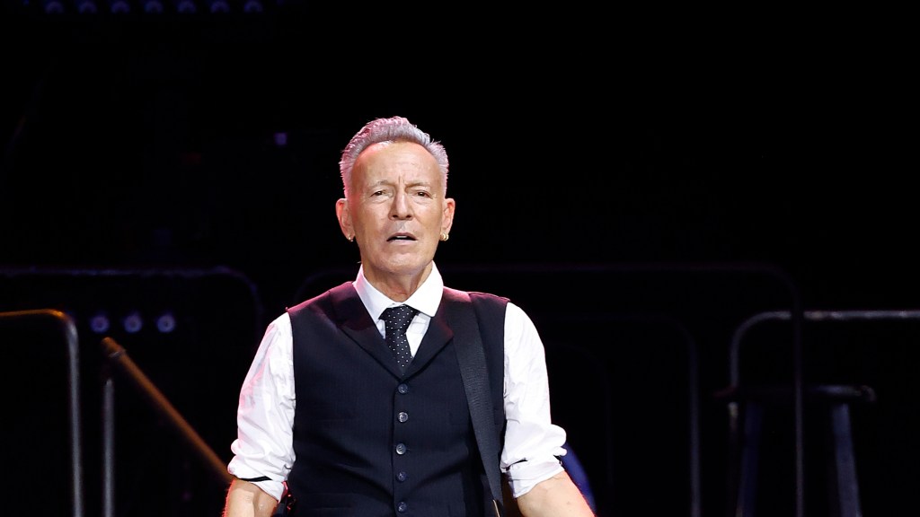 “He Changed My Life Forever”: Bruce Springsteen Remembers Clive Davis in Touching Eulogy