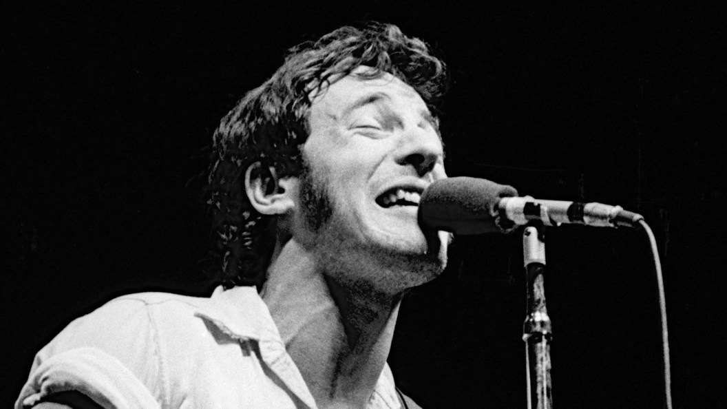 6 Feel-Good Songs From 1975 Every Baby Boomer Can Still Sing by Heart 6 Feel-Good Songs From 1975 Every Baby Boomer Can Still Sing by Heart
