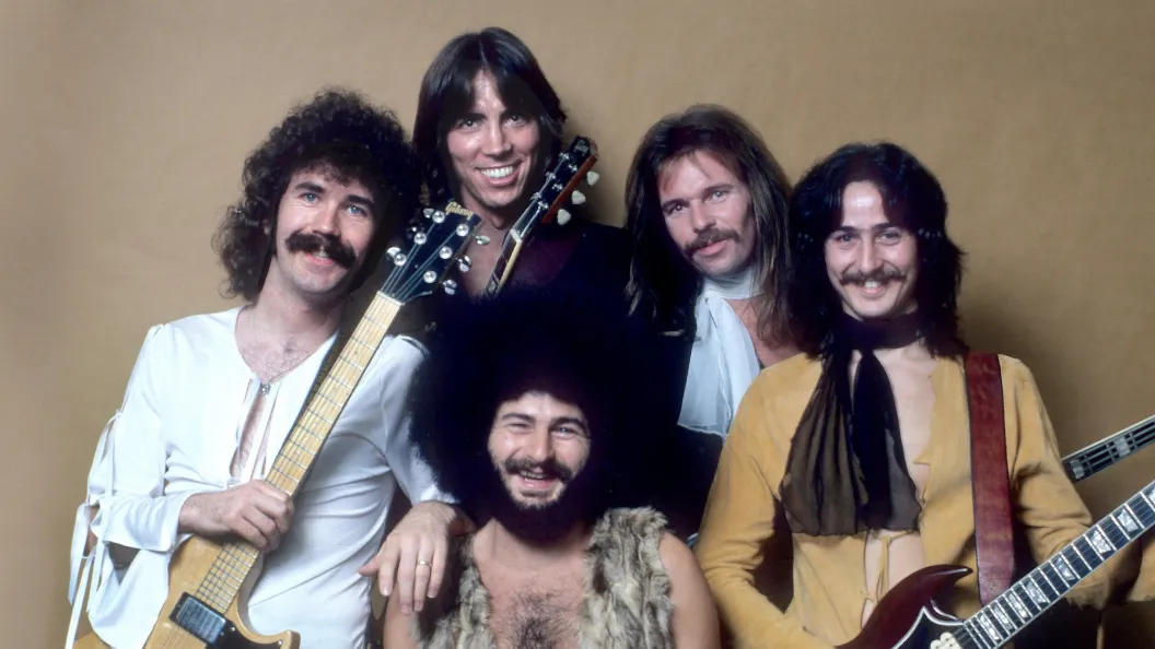3 Rock Bands That Never Topped Their Debut Single 3 Rock Bands That Never Topped Their Debut Single