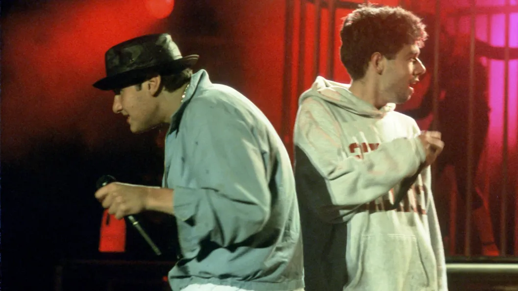 4 Surprising Songs That Barely Scraped by Into the Top 40 in 1989 4 Surprising Songs That Barely Scraped by Into the Top 40 in 1989