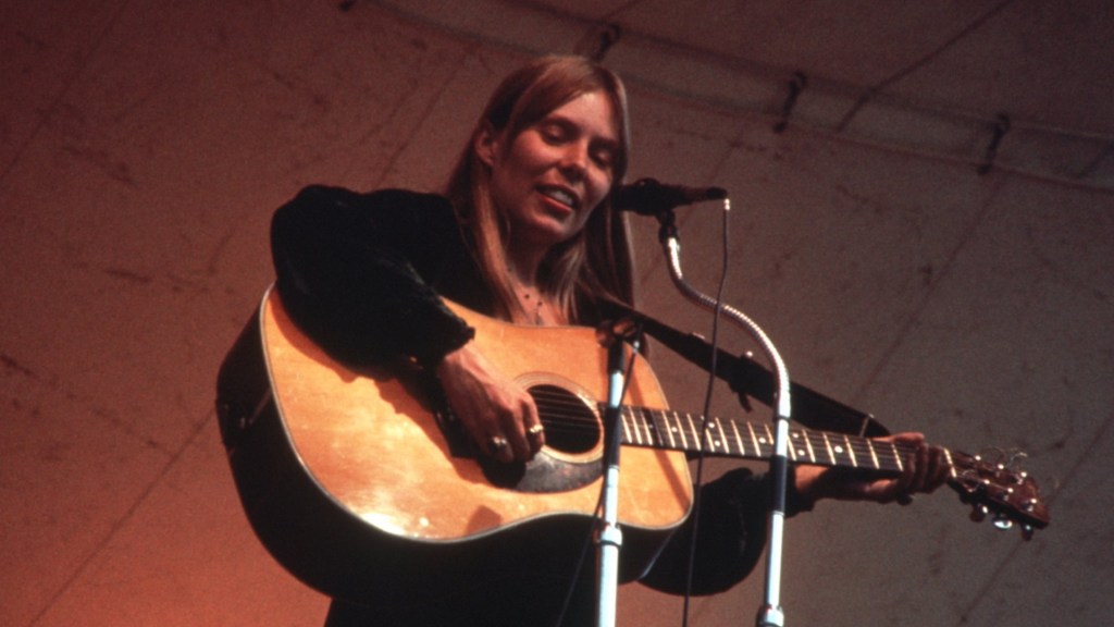 4 Joni Mitchell Songs That Make Heartbreak Sound Beautiful
