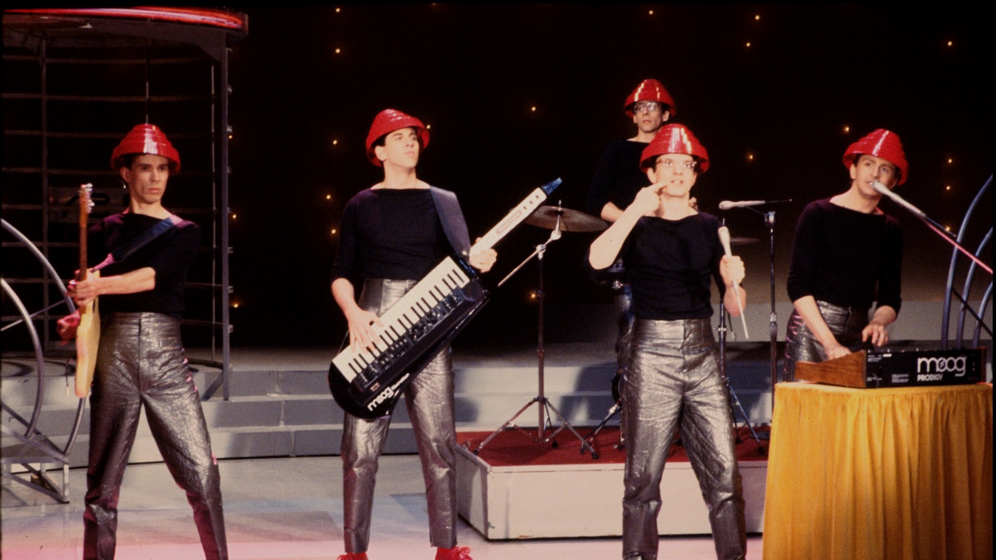 3 One-Hit Wonders From the 1980s I Vividly Remember Listening to on the School Bus