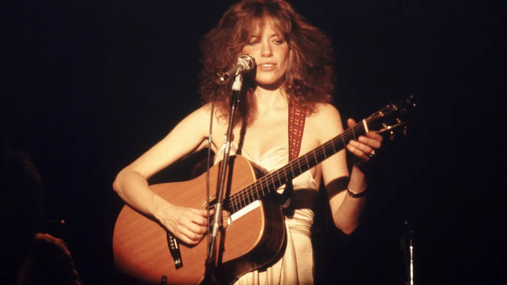 3 Carly Simon Songs That Were Inspired by Her Relationship With James Taylor