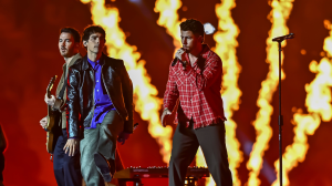 3 Songs From the 2000s That Secretly Belong to Country Music