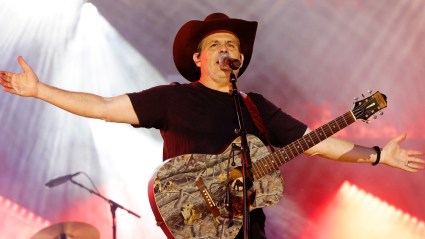 Rhett Akins Breaks Down as Jon Pardi Invites Him To Join The Grand Ole Opry