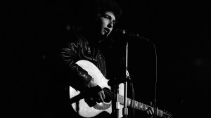 This Early Bob Dylan Hit Made The Beatles’ John Lennon Nervous