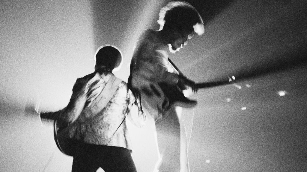 3 Songs by Earth, Wind & Fire That Still Make Me Wanna Get up and Dance