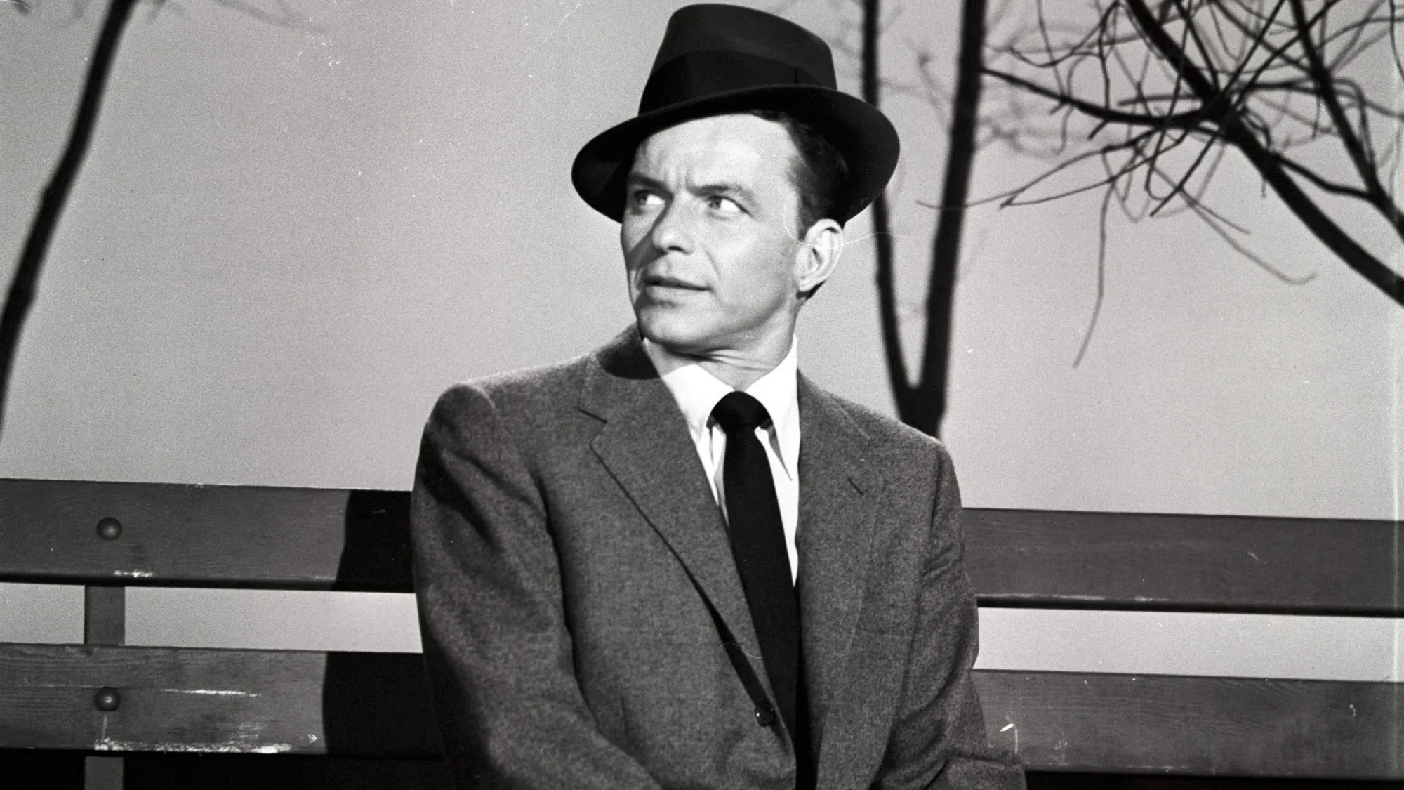 3 Romantic Frank Sinatra Lyrics That Will Make You Want To Fall in Love
