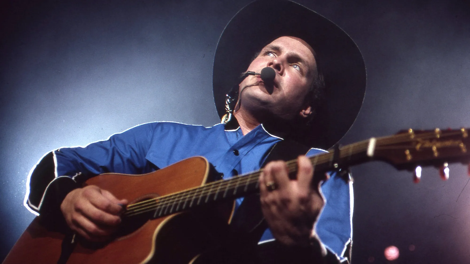 After 500,000 Fans Flooded Ticketmaster, Country Legend Adds a Third Stadium Show - American Songwriter