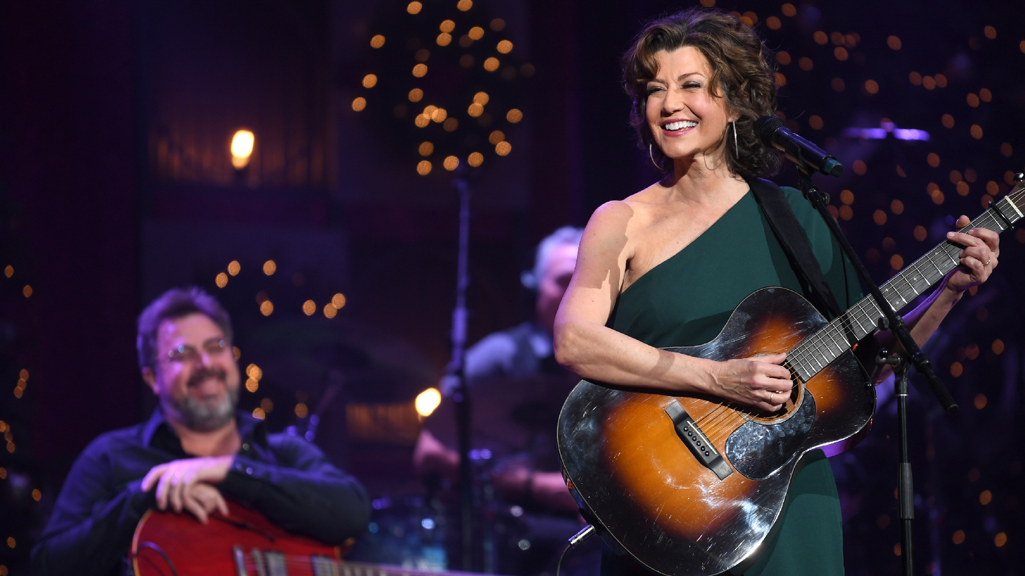 Watch Amy Grant and Vince Gill Support the Armed Forces With a Special Performance of 