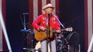Alan Jackson’s Independence Day Performance of “America the Beautiful” Will Never Fail To Move Me To Tears