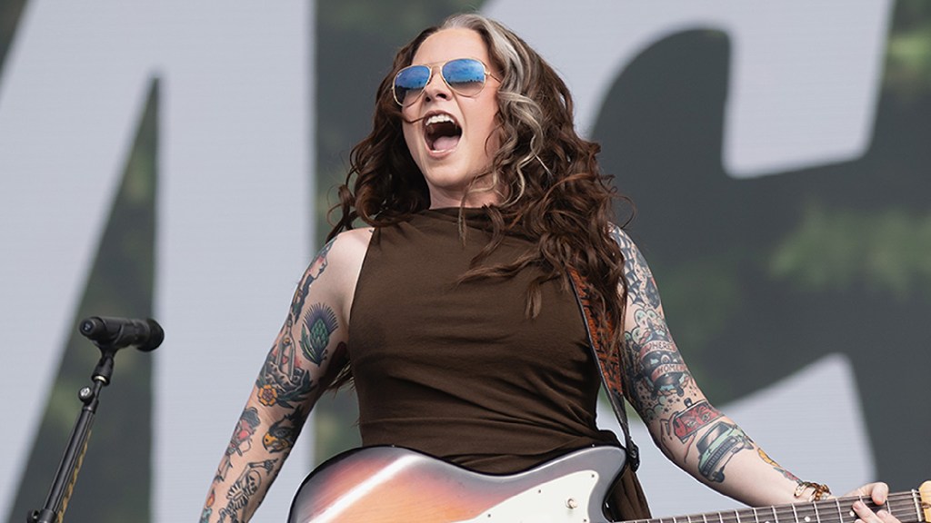 Ashley McBryde Surprises 11-Year-Old Sawyer June With Grand Ole Opry Debut
