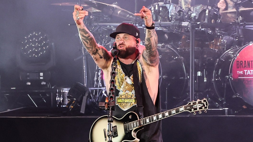Country Star Honors Late 3 Doors Down Frontman With a Powerful “When I’m Gone” Cover Country Star Honors Late 3 Doors Down Frontman With a Powerful “When I’m Gone” Cover