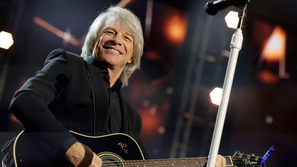 4 Years After Vocal Surgery, Jon Bon Jovi Roared Back With “Livin’ on a Prayer” at Madison Square Garden