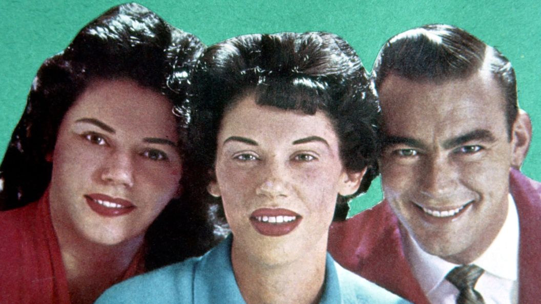 Born 98 Years Ago Today in Arkansas, the Youngest Member of This Country Music Hall of Fame Sibling Trio Born 98 Years Ago Today in Arkansas, the Youngest Member of This Country Music Hall of Fame Sibling Trio
