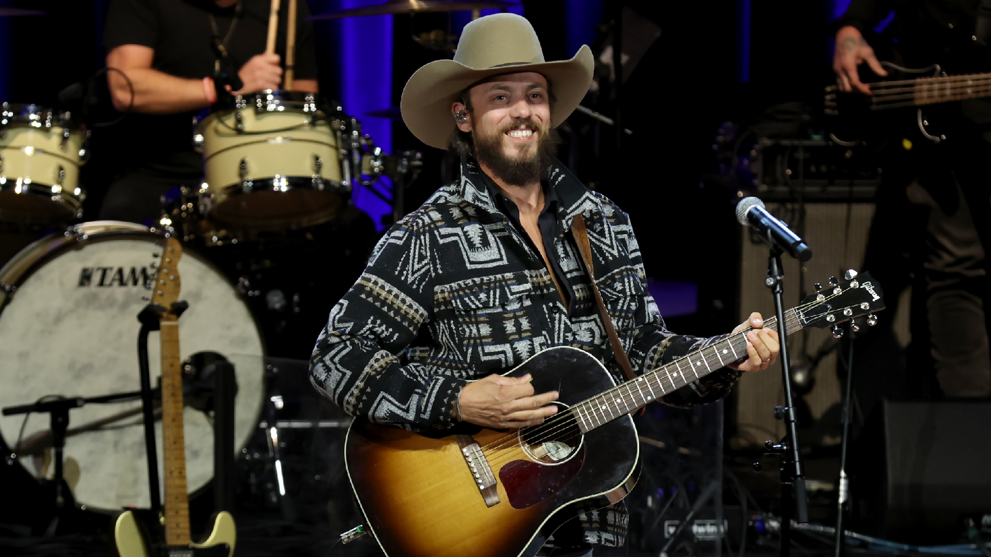 “When They Shut Down Broadway”: Chris Janson Brings Nashville to a Standstill as Thousands Pack the Streets