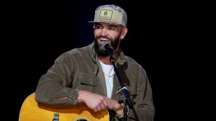 Country Star’s Son Steals the Show as Fans Toss Cash Onstage During George Strait Classic