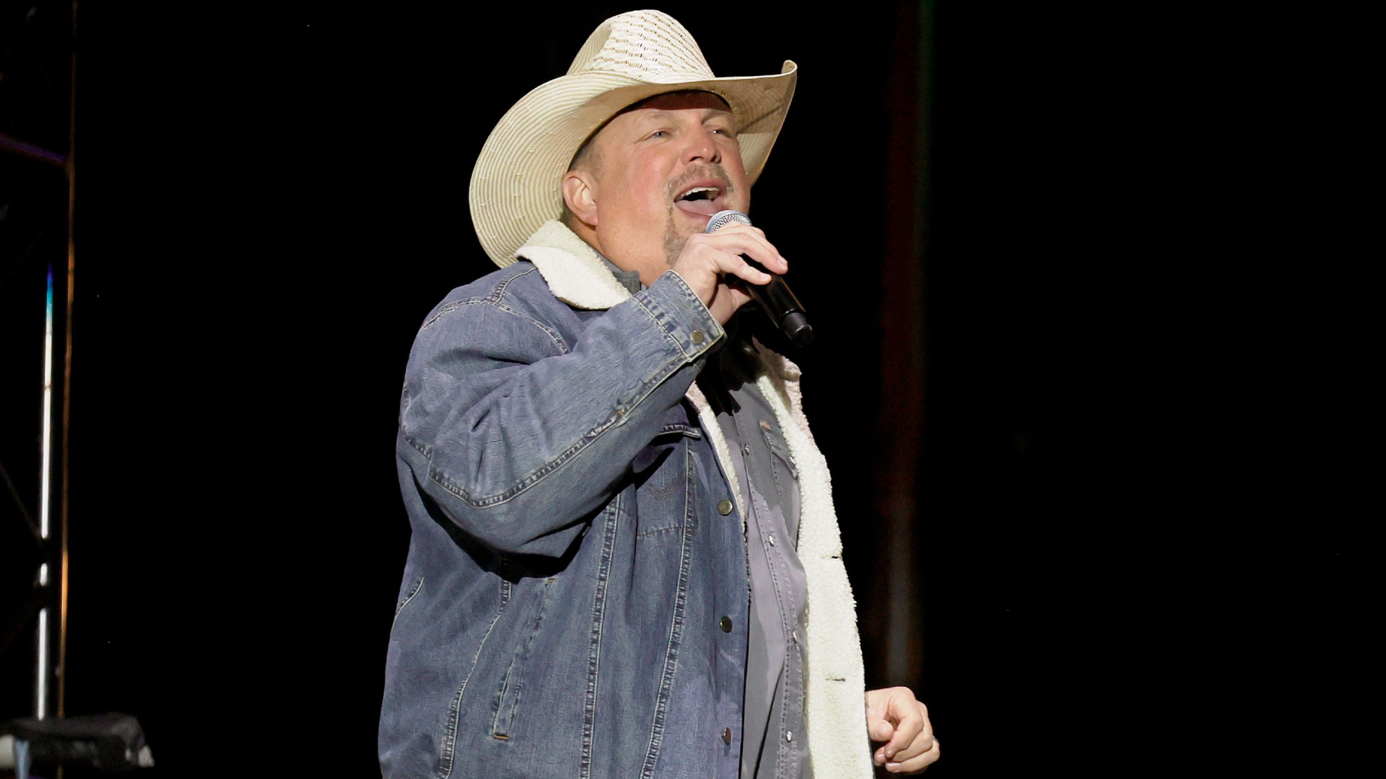 Garth Brooks Urges Fans To Do One Thing Before Tickets Go on Sale