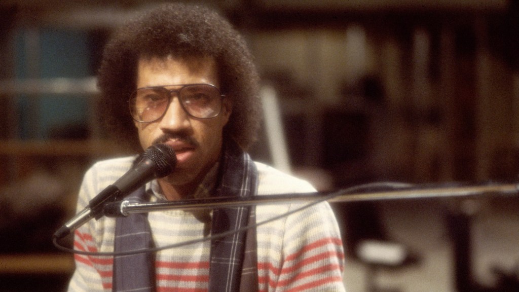 4 Artists Who Stepped Away From Popular Bands To Record Standout 1982 Albums