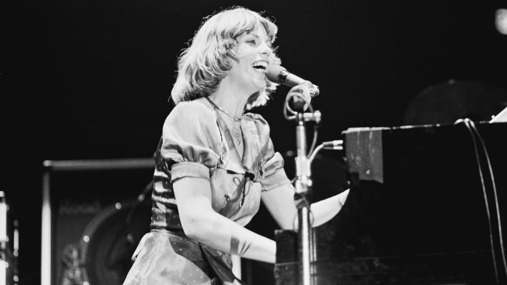 3 Soft Rock Songs That Defined Summer for Millions of Americans in 1975