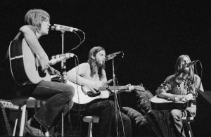 4 Songs by America From the 1970s That Still Sound Amazing Today
