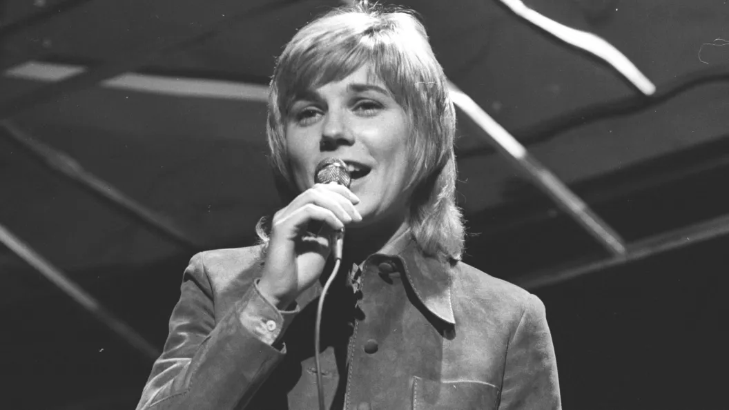52 Years Ago Today, Anne Murray Was at No. 1 With a Gender-Swapped Cover of a George Jones Classic 52 Years Ago Today, Anne Murray Was at No. 1 With a Gender-Swapped Cover of a George Jones Classic