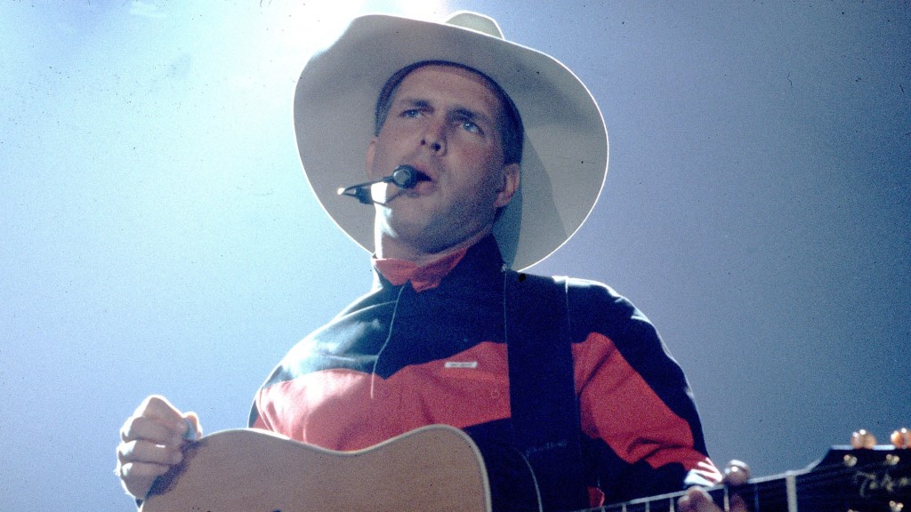 3 Songs From the 1990s That Will Instantly Turn You Into a Country Music Fan