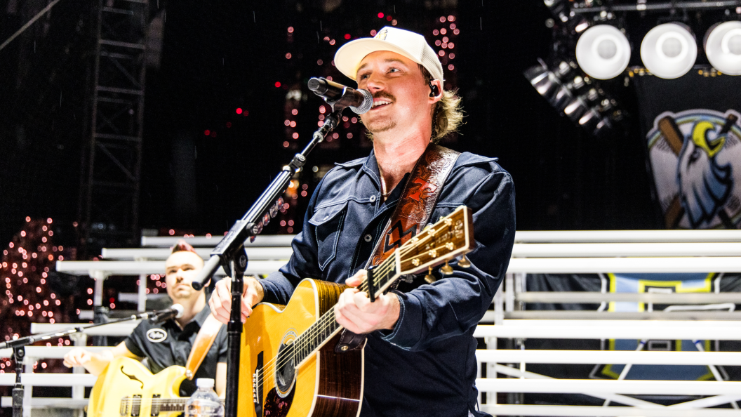 Morgan Wallen Collapses After Rolling His Ankle Following Michigan Stadium Show Morgan Wallen Collapses After Rolling His Ankle Following Michigan Stadium Show