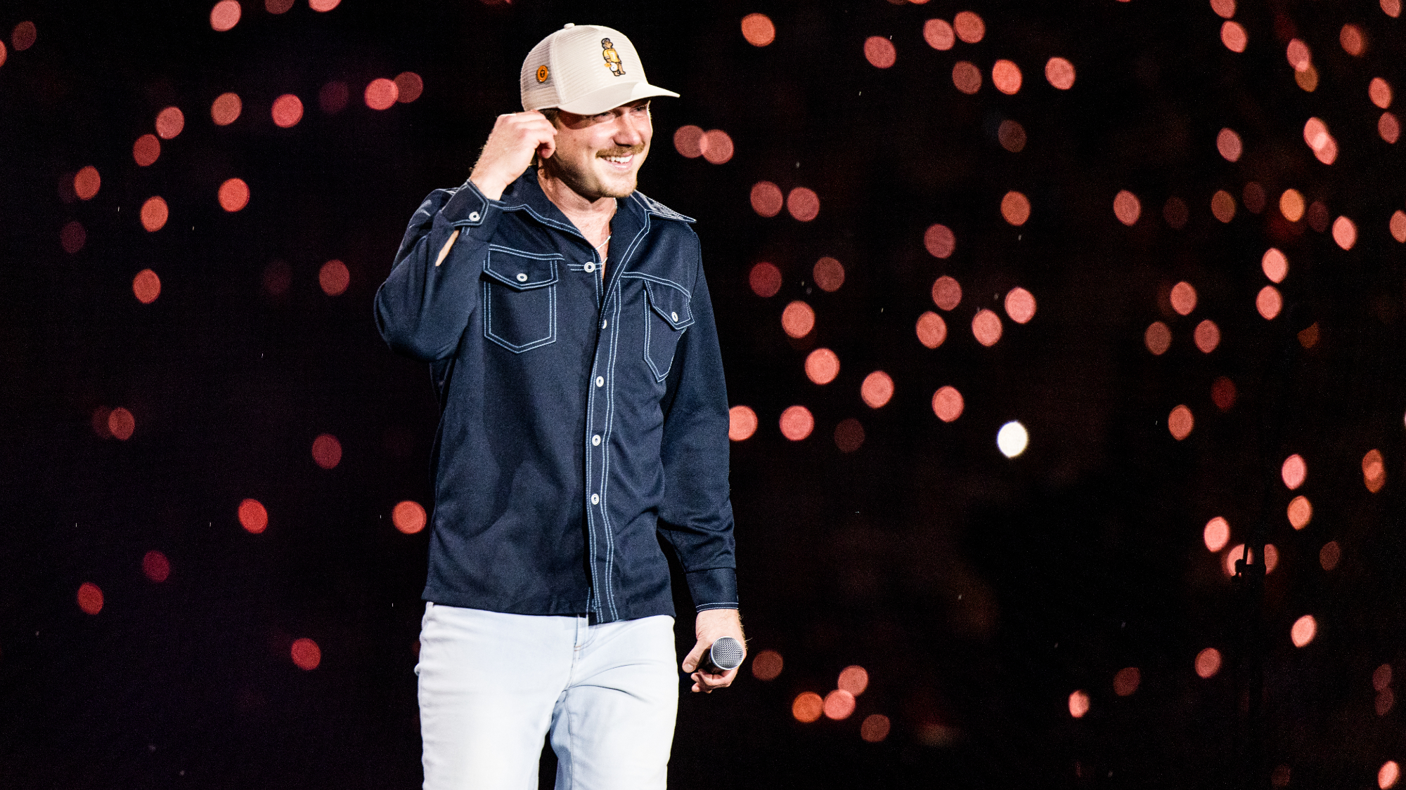 75,000 Fans Belt Out “Mr. Brightside” as Morgan Wallen Embraces Michigan's  Favorite Tradition - American Songwriter
