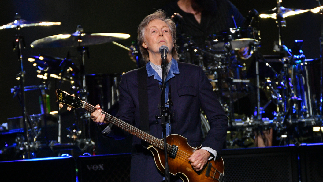 Paul McCartney Recalls Meeting Dolly Parton for the First Time in Nashville While She Was Singing With Porter Wagoner’s Band Paul McCartney Recalls Meeting Dolly Parton for the First Time in Nashville While She Was Singing With Porter Wagoner’s Band