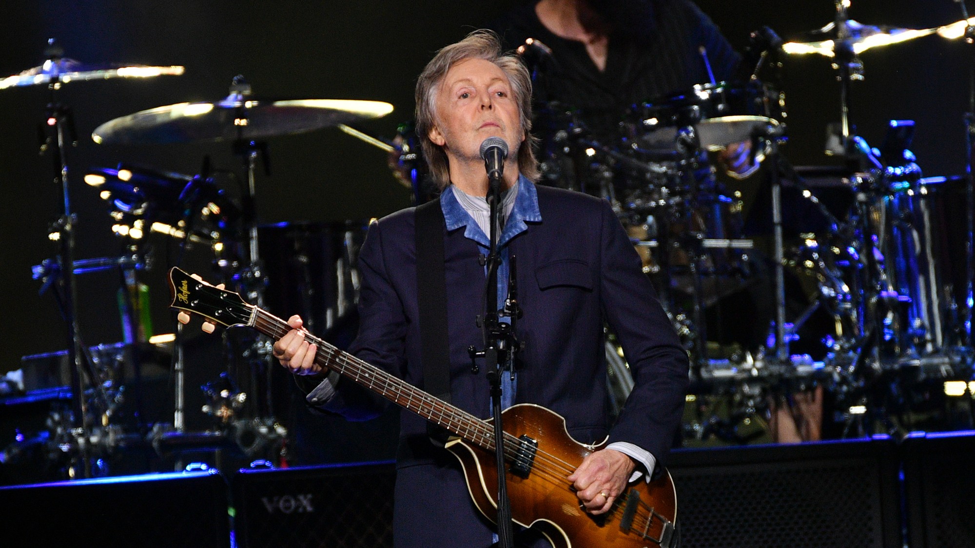 Paul McCartney Recalls Meeting Dolly Parton for the First Time in Nashville While She Was Singing With Porter Wagoner's Band - American Songwriter